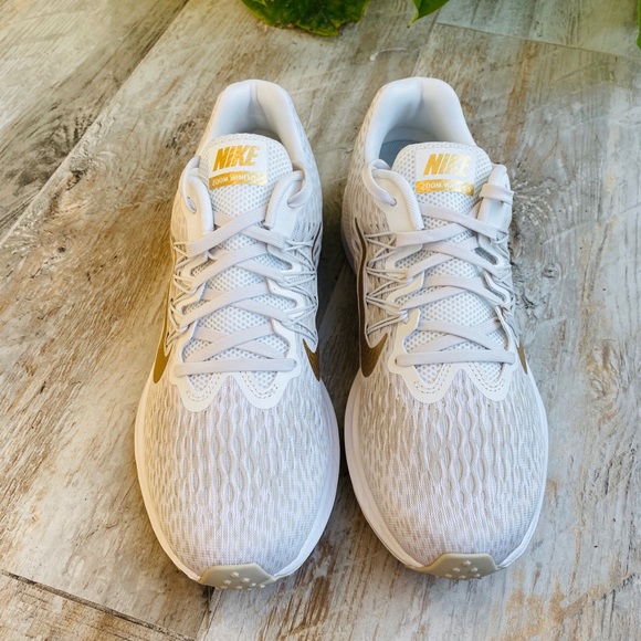 💫Nike Zoom Golden comfy running Day 💫New- - Picture 8 of 8